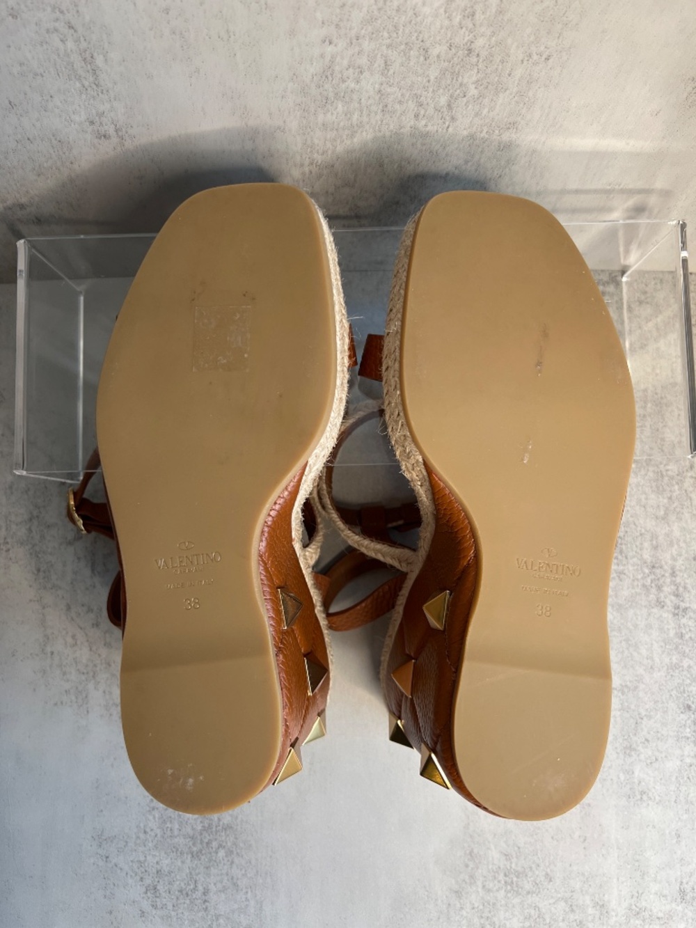 Valentino Garavani Roman Stud Espadrille Wedge Sandals in Size 38 - Picture 6 of 8